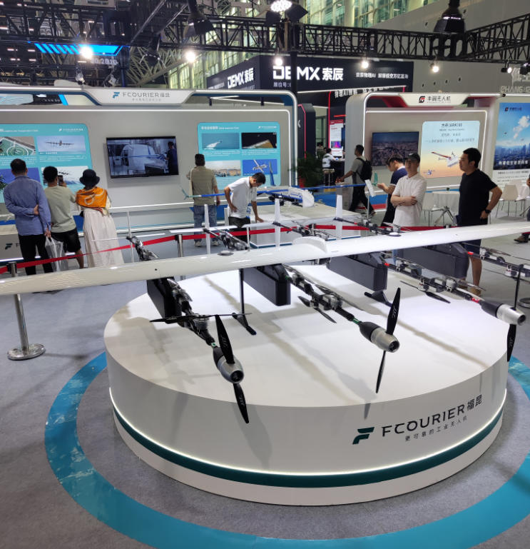 visit-2026-international-logistics-exhibition-ea-energy-empowers-low-altitude-economy-intelligent-robot-smart-logistics-with-custom-ea-battery_05.jpg
